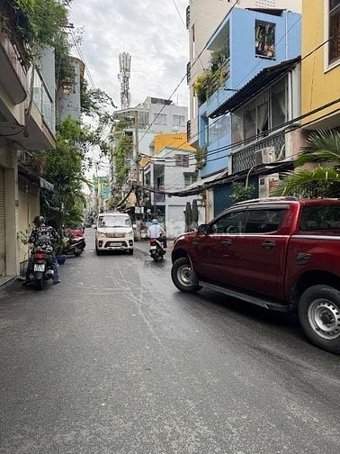 Cho thuê nhà hẻm thông xe hơi 