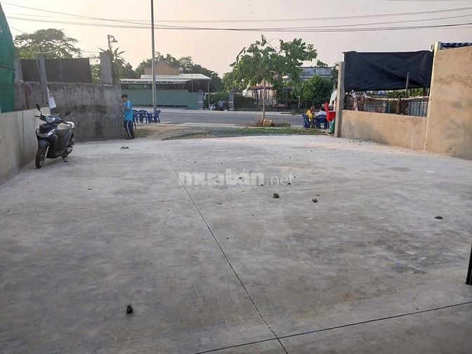 Cần bán gấp lô đất, tặng cái xưởng đang cho thuê. Xưởng diện tích 9,5m