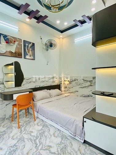 Cô Hai lớn tuổi về quê sống bán nhà Nguyễn Xí, Bình Thạnh. Gần Vincom
