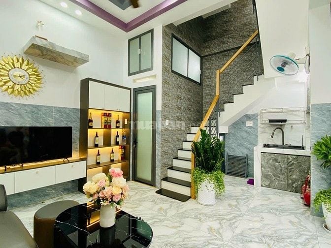 Cô Hai lớn tuổi về quê sống bán nhà Nguyễn Xí, Bình Thạnh. Gần Vincom