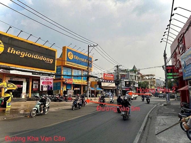 bán gấp căn nhà ngay phạm văn đồng gần đại học ngân hàng kha vạn cân 