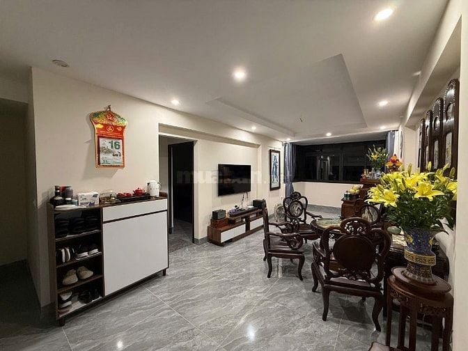 Tôi bán CHTT Dầu Khí Láng Hạ 70m2 giá 4.7 tỷ ( bao phí sang tên)