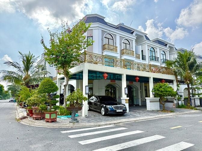 Bán nhà 3 lầu View Sông Vàm Cỏ ngay Aeon Tân An 
