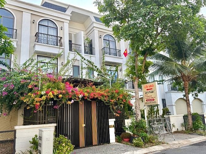 Bán nhà 3 lầu View Sông Vàm Cỏ ngay Aeon Tân An 