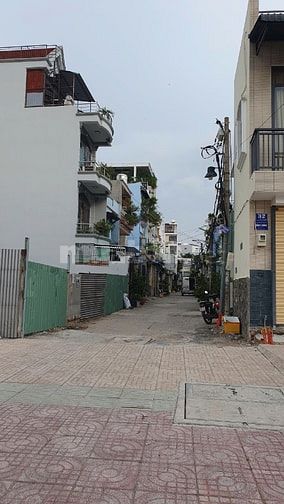 Nhà căn đôi 8x16m - Hẻm thông ô tô 753 Tỉnh Lộ 10 ra Tên Lửa mới