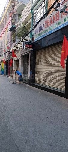Bân nhà mặt tiền lạc long quân 