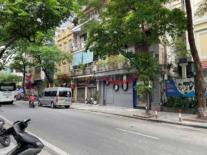 CHO THUÊ NHÀ PHỐ CỔ, TẦNG 1, phố Hàng Tre, DT 120m2, MT >8m