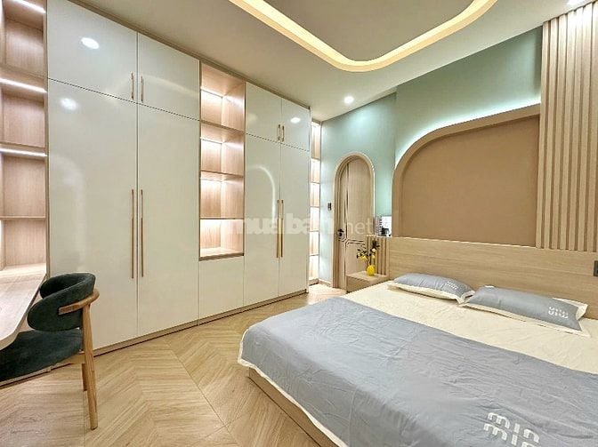 💥Gần HXH Thích Quãng Đức, P5, Phú Nhuận, DT: 3,9m * 11m, nở hậu 5,3m