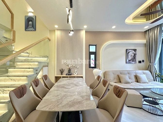 💥Gần HXH Thích Quãng Đức, P5, Phú Nhuận, DT: 3,9m * 11m, nở hậu 5,3m