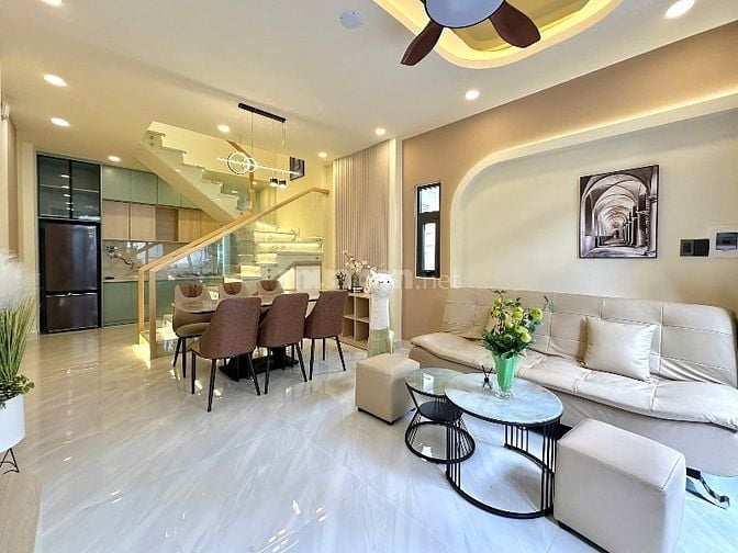 💥Gần HXH Thích Quãng Đức, P5, Phú Nhuận, DT: 3,9m * 11m, nở hậu 5,3m