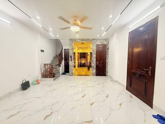 Trần Duy Hưng, đối diện Charmvit Tower, 6 tầng thang máy mới, ở luôn