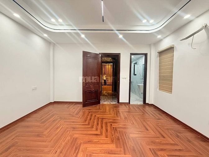 Trần Duy Hưng, đối diện Charmvit Tower, 6 tầng thang máy mới, ở luôn