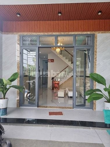 NHÀ MỚI XÂY 1 XẸT NHỰA RỪNG DẦU  1 TRỆT 1 LẦU ĐÚC THẬT GIÁ 2,4 TỶ