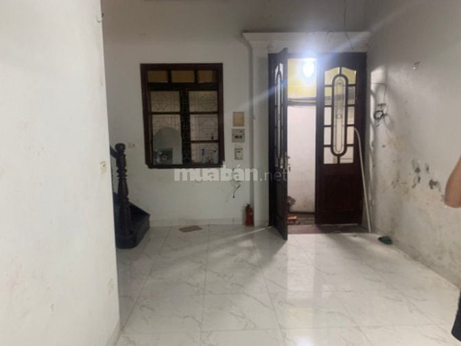 Cho thuê nhà Ngõ Phố Hàng Bạc, 35m2 x 3T