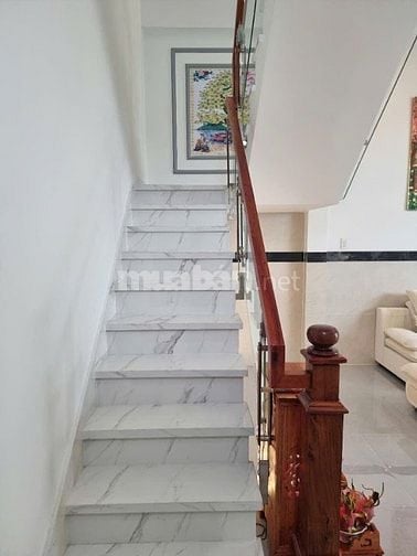 NHÀ MỚI XÂY 1 XẸT NHỰA RỪNG DẦU  1 TRỆT 1 LẦU ĐÚC THẬT GIÁ 2,4 TỶ