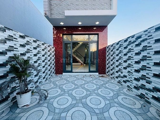 CẦN BÁN GẤP 1 CĂN NHÀ NGAY MẶT TIỀN NGUYỄN CỬU PHÚ, BÌNH CHÁNH GIÁ 1TY