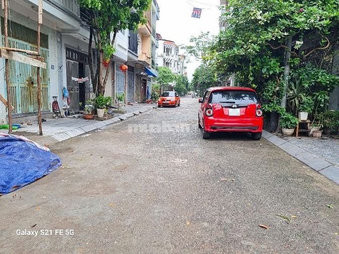 Bán nhà tkhu TĐC Thanh Am – gara ô tô, 4 ngủ – lựa chọn hiếm