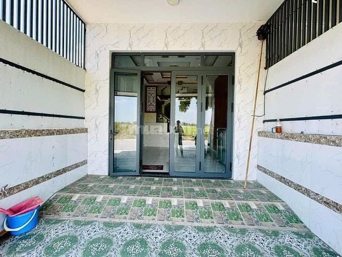 BÁN NHÀ 2 MẶT TIỀN . 3 TẦNG BTCT, ĐƯỜNG 10M, VĨA HÈ RỘNG