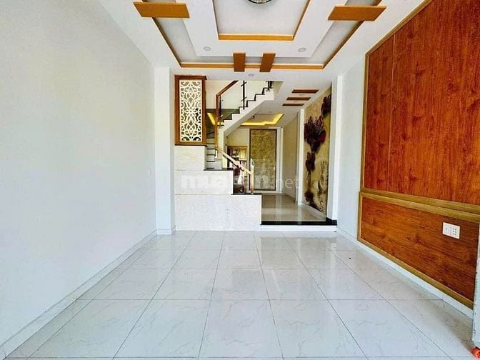 BÁN NHÀ 2 MẶT TIỀN . 3 TẦNG BTCT, ĐƯỜNG 10M, VĨA HÈ RỘNG