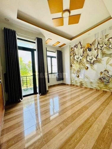BÁN NHÀ 2 MẶT TIỀN . 3 TẦNG BTCT, ĐƯỜNG 10M, VĨA HÈ RỘNG