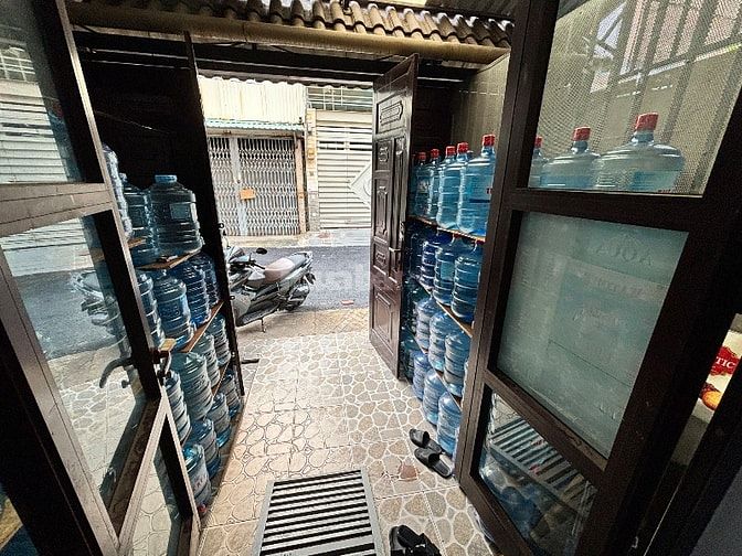 Cần sang gấp đại lý nước suối 