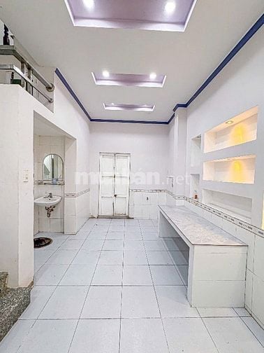 CẦN BÁN GẤP CĂN 1 TRỆT 1 LẦU  CHÍNH CHỦ BÌNH CHÁNH, 650tr.