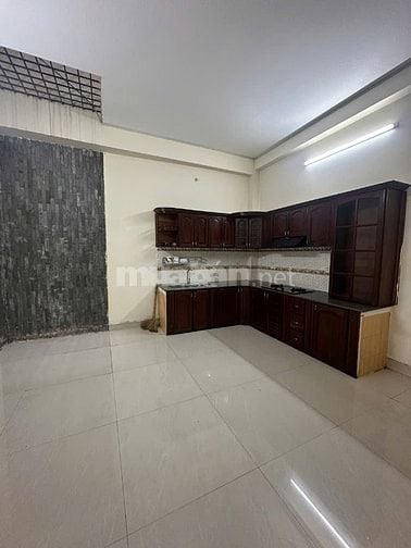 Cho thuê nhà HXH Võ Oanh nhà đang sơn sửa mới
