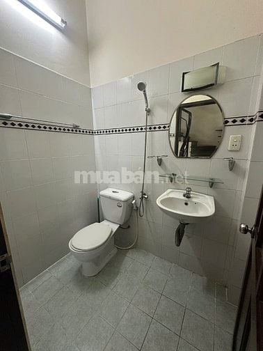 Cho thuê nhà HXH Võ Oanh nhà đang sơn sửa mới