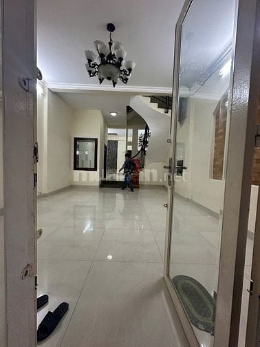 Cho thuê nhà HXH Võ Oanh nhà đang sơn sửa mới