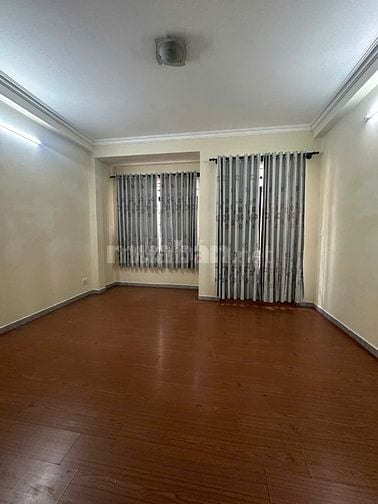 Cho thuê nhà HXH Võ Oanh nhà đang sơn sửa mới