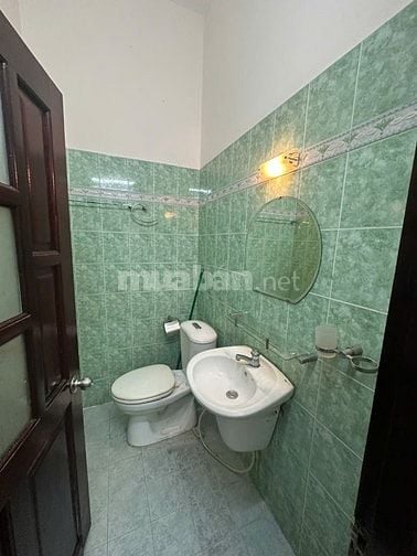 Cho thuê nhà HXH Võ Oanh nhà đang sơn sửa mới