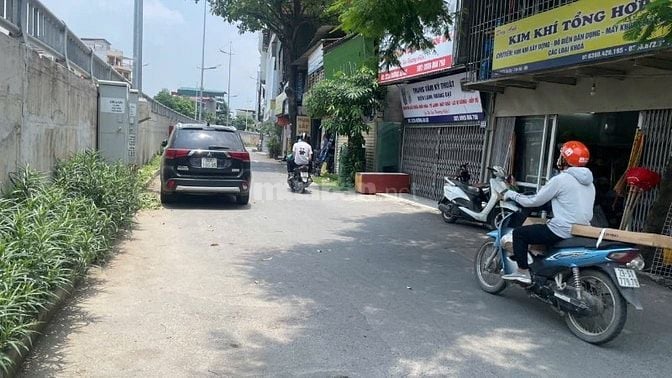 Bán đất mặt đường Âu Cơ (phía Hồ Tây) 12.9 tỷ