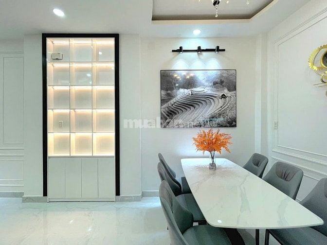 Quận 4 nhà 45m2 2tỷ350 Đoàn Văn Bơ P14. Sổ hồng riêng chính chủ.