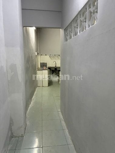 Cho thuê nhà số 22 Phạm Thế Hiển bên hông cầu, P1 Q8. DT 4x14m, 1 lầu