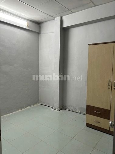 Cho thuê nhà số 22 Phạm Thế Hiển bên hông cầu, P1 Q8. DT 4x14m, 1 lầu