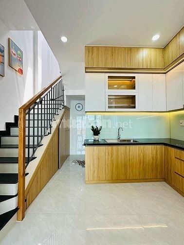 Nhà gần chợ Gò Vấp 2tỷ250 41m2 Nguyễn Thái Sơn. Sổ hồng riêng