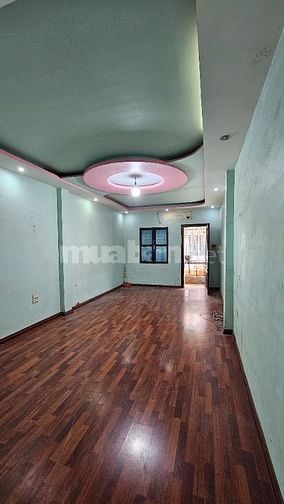 Bán căn hộ tập thể tầng 3 khu G2 mặt phố Thái Thịnh, đối diện bv châm 