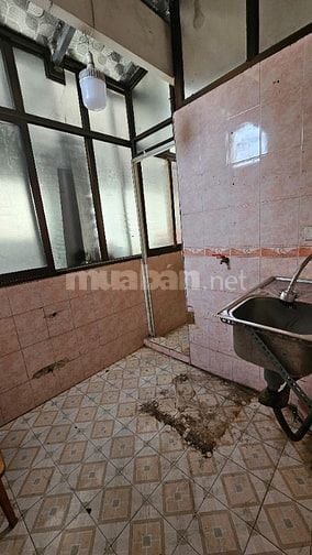 Bán căn hộ tập thể tầng 3 khu G2 mặt phố Thái Thịnh, đối diện bv châm 