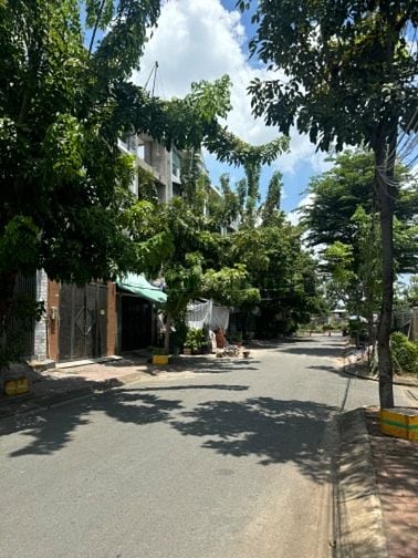  9. Đầu tư hay ở đều tuyệt! Nhà 72m² Bùi Đình Tuý, hẻm ô tô, giá tốt
