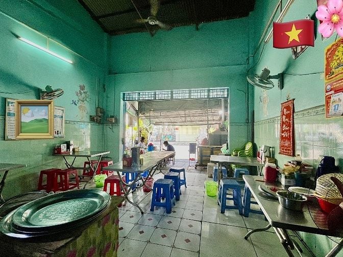 Bán nhà mặt tiền - Kinh doanh quán ăn lâu năm tại Thành Thái, Hòa Thàn