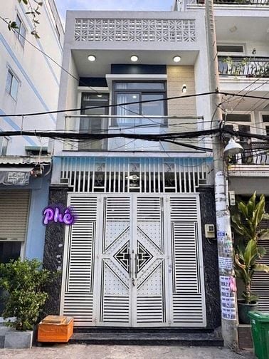 Chính chủ thanh lí lỗ căn nhà giá 1,25 tỷ , gần Bưu Cục Bình Chánh . 