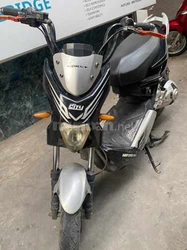 Bán xe ko cần xăng nạp điện laà chạy