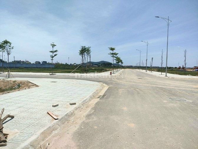 Chính chủ, bán đất mặt bằng Mb650 Thanh Hóa, 180m, sổ đỏ, giá 2,5 tỷ