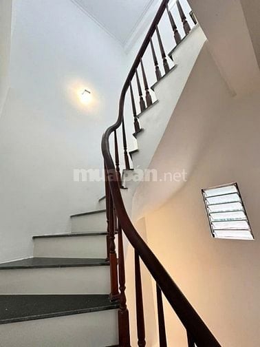 BÁN NHÀ TRUNG TÂM CẦU GIẤY – NGÕ CÁCH PHỐ CHỈ 5M