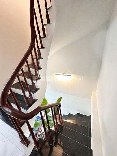 BÁN NHÀ TRUNG TÂM CẦU GIẤY – NGÕ CÁCH PHỐ CHỈ 5M