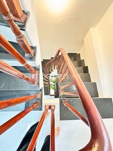 BÁN NHÀ TRUNG TÂM CẦU GIẤY – NGÕ CÁCH PHỐ CHỈ 5M