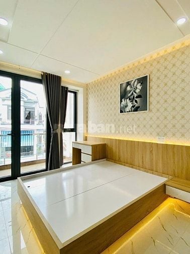 Bán nhà 4 tầng mặt tiền đường Nguyễn Duy Cung, DTXD: 204m2, chỉ 8 tỉ 3