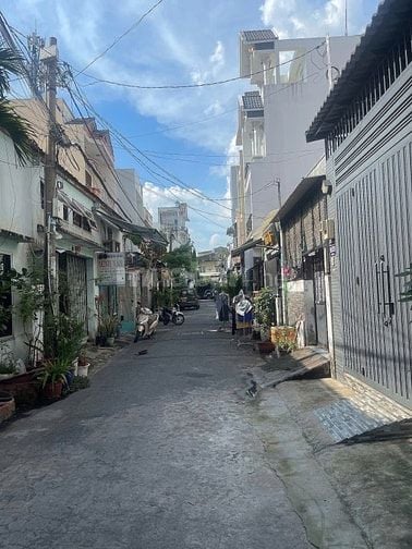 Bán nhanh căn nhà cực đẹp 3 tầng, hẻm xe tải 6m, ngay Mã Lò - Bình Tân