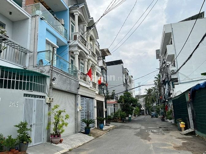 Cần bán gấp nhà 4 Lầu   hẻm 16 đường 22 phường Linh Đông   Mt hẻm rộng