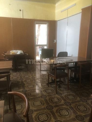 Cho thuê tầng 1 nhà trong ngõ số 47 Hàng Ngang, rộng khoảng 50m2